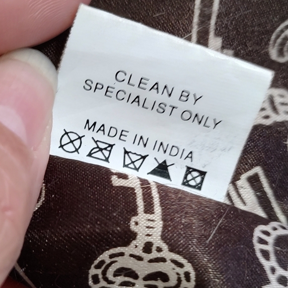 Chic Rabbit Fur Vest in Earthy Tones with Hook Closure and Pockets - Picture 7 of 9